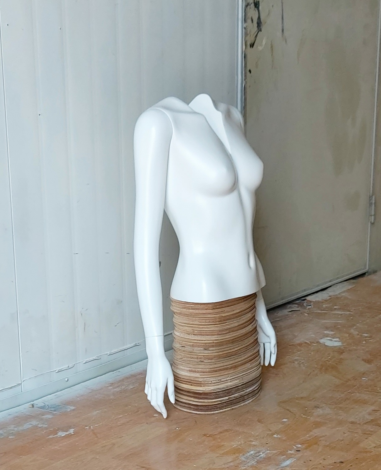 여자 브이넥(가슴 깊이 조절 가능)